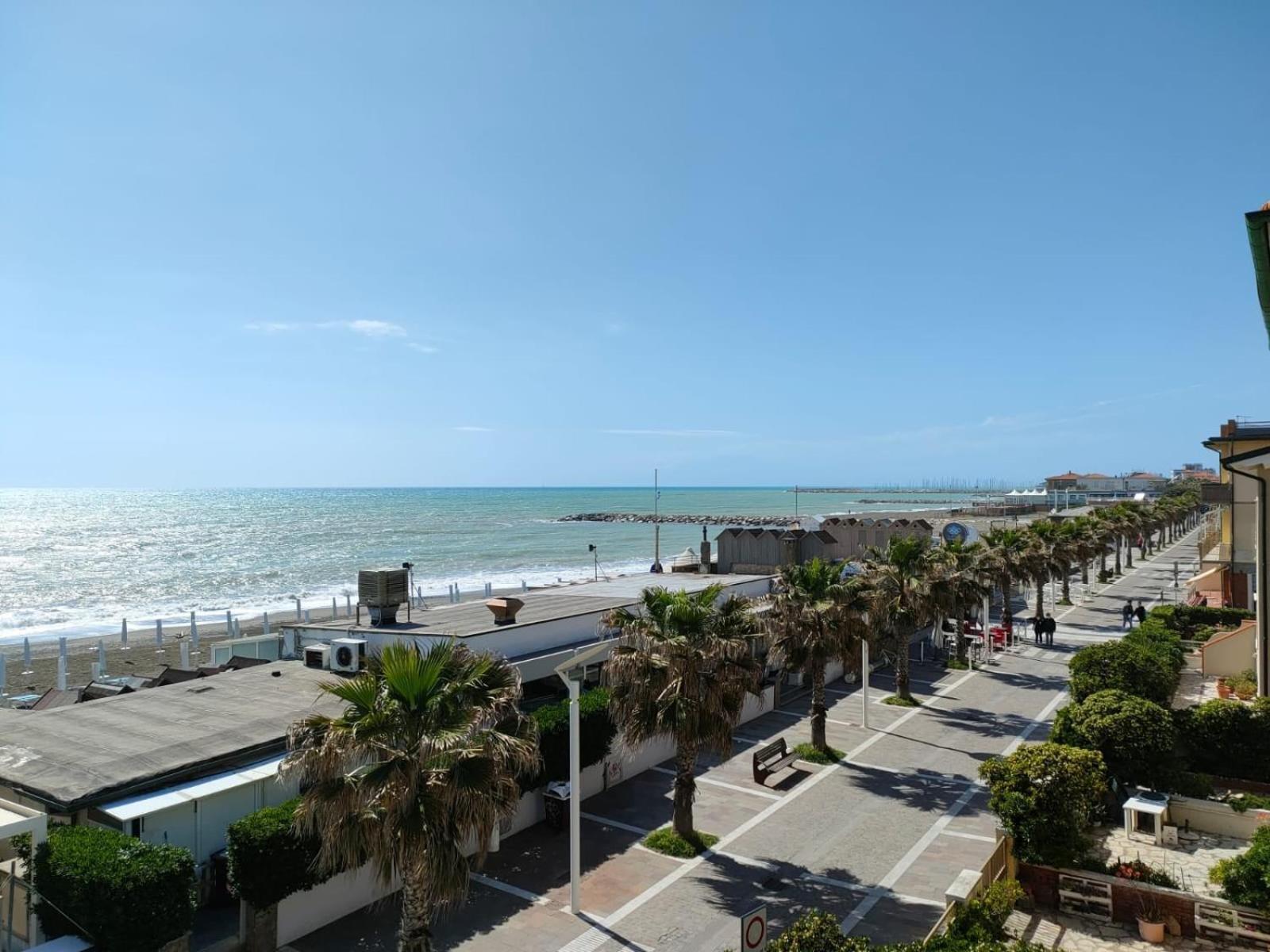 Fronte Mare Marina Di Cecina Cecina (Livorno)